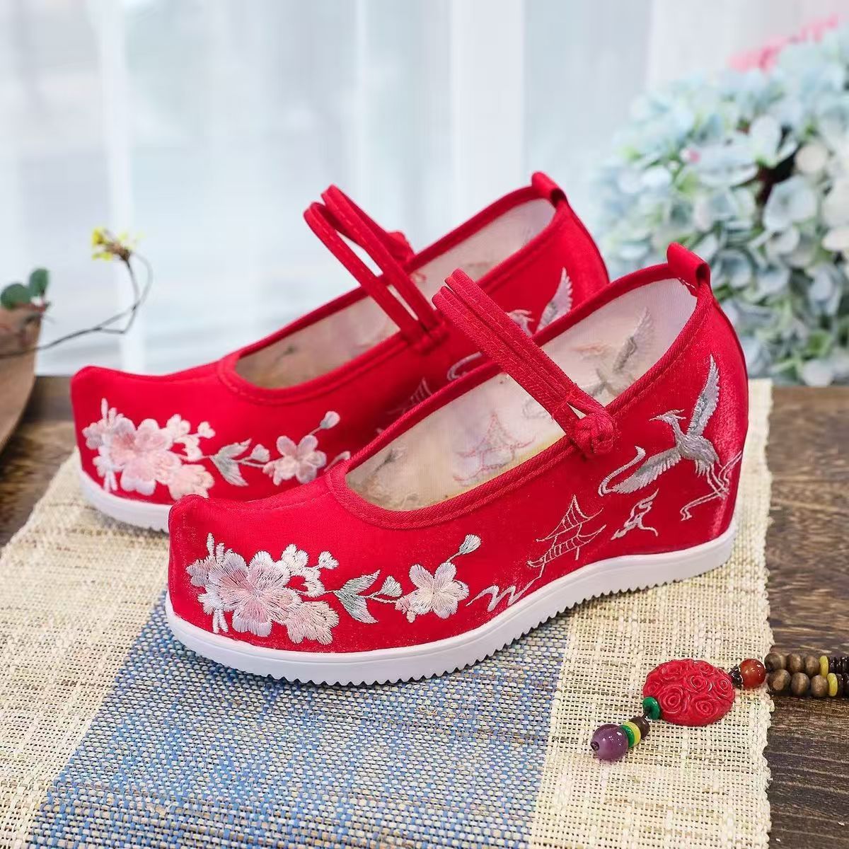 Zapatos bordados internos aume - Ethnic Fabric reseña y precio