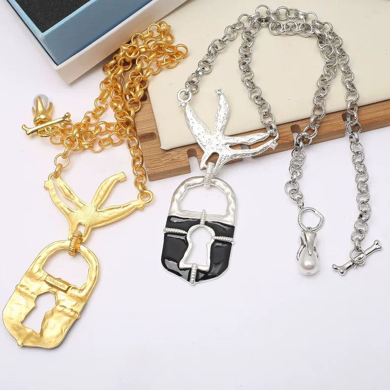 Collar con colgante de esmalte - Women'S Ethnic Fashion Brands reseña y precio