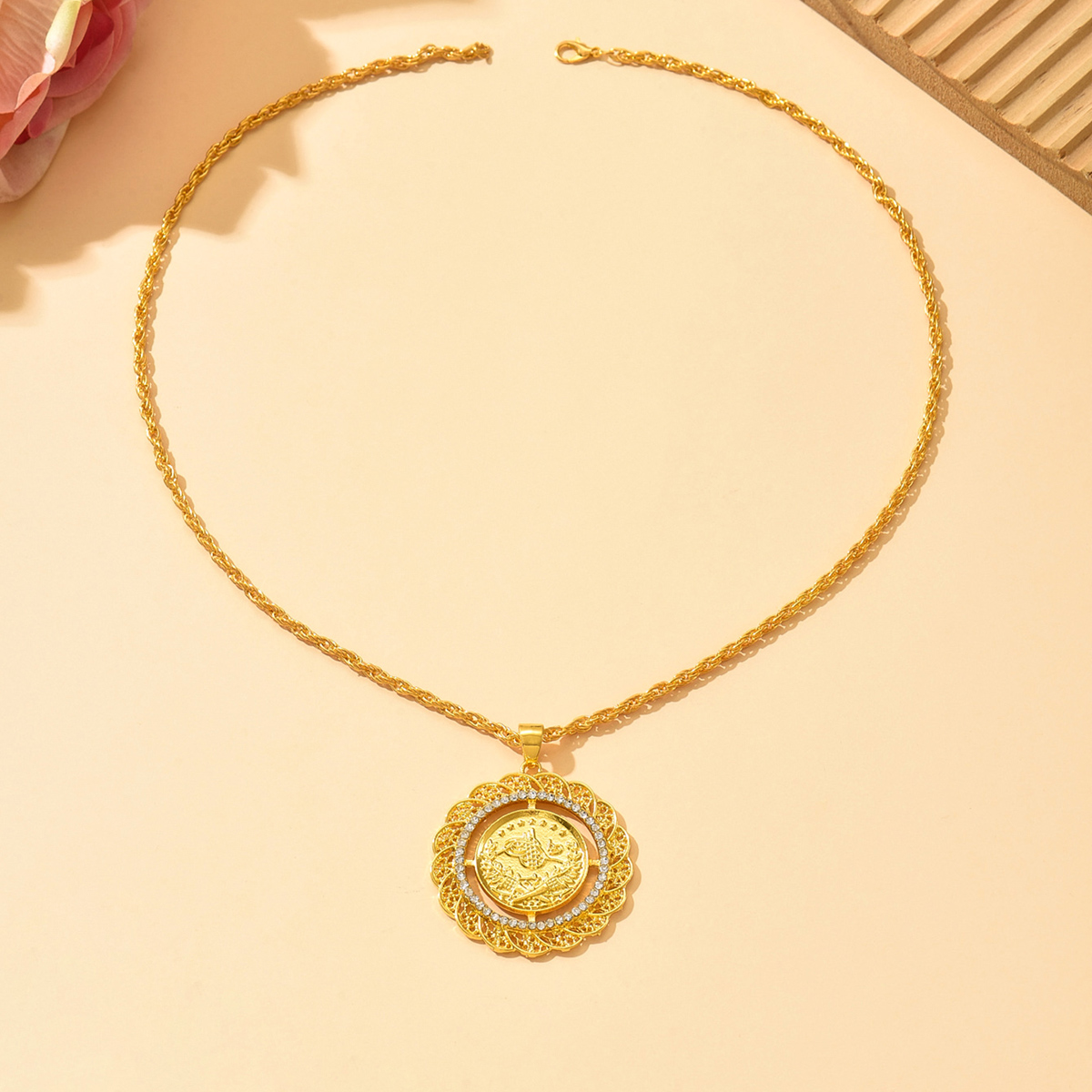 Collar de Monedas Doradas Vint - Ethnic Wear Fashion Designer reseña y precio